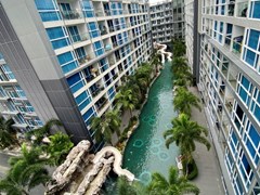Condominium for rent Pattaya showing the balcony with pool view