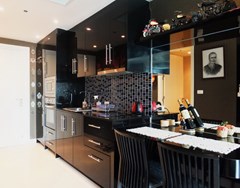 Condominium for rent Pratumnak Hill Pattaya showing the kitchen and dining areas 