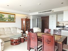 Condominium for rent Pratumnak Pattaya showing the open plan concept 