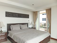 Condominium for rent Pratumnak Pattaya showing the master bedroom