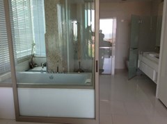 Condominium for rent Wong Amat Sanctuary showing the master ensuite bathroom