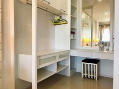 Condominium for Rent Wongamat Pattaya  showing the built-in wardrobe and dressing area