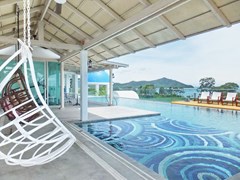 Condominium for sale Bangsaray Pattaya showing the roof top pool and terraces 