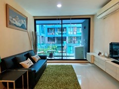 Condominium for sale Jomtien showing the living room