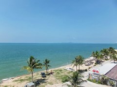 Condominium for sale Na Jomtien showing the view 