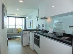 Condominium for sale Na Jomtien showing the kitchen