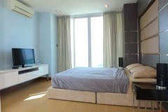 Condominium for rent Pratumnak Cosy Beach showing the master bedroom