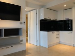 Condominium for sale Central Pattaya showing the living and kitchen areas 