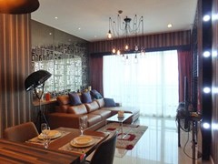 Condominium for sale Jomtien Pattaya showing the dining and living areas 