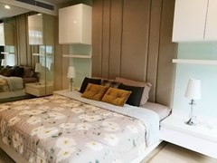 Condominium for sale central pattaya showing the bedroom 