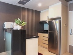Condominium for rent Central Pattaya showing the kitchen 