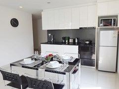 Condominium for sale Pratumnak Pattaya showing the dining and kitchen areas 