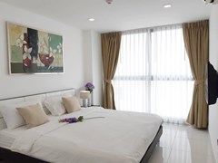 Condominium for sale Pratumnak Pattaya showing the master bedroom