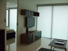 Condominium for rent Naklua showing the living area