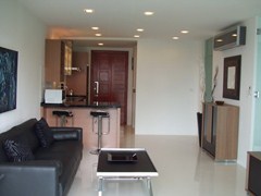 Condominium for rent Naklua showing the open plan living