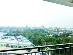 Condominium for rent East Pattaya showing the balcony view 