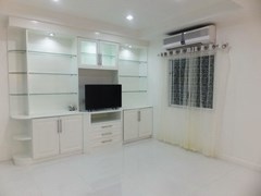 House for rent East Pattaya showing the living room 