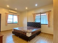 House for rent East Pattaya showing the second bedroom with balcony 