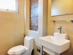 House for Rent East Pattaya showing the guest bathroom