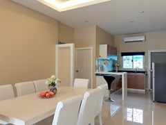 House for rent Huay Yai Pattaya showing the kitchen and second bathroom 