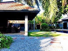 House For Rent Jomtien Park Villas Pattaya showing the sala, terraces and pool 