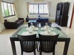 House for rent Jomtien Pattaya showing the dining and living areas 