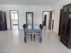 House for rent Jomtien Pattaya showing the dining area