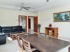 House for rent Jomtien Pattaya showing the living and dining areas