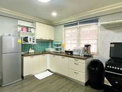 House for rent Jomtien Pattaya showing the kitchen