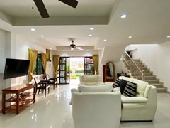 House for rent Jomtien showing the living room 