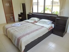 House for rent Jomtien Pattaya showing the master bedroom suite