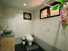 House for rent Jomtien showing the third bathroom