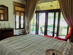 House for rent Mabprachan Pattaya showing the second bedroom with terrace 