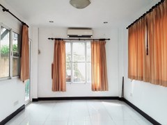 House for rent Mabprachan Pattaya showing the Office