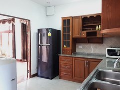 House for rent Mabprachan Pattaya showing the kitchen area 