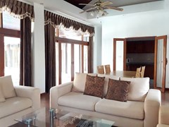House for rent Mabprachan Pattaya showing the open plan concept 