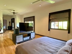 House for rent Mabprachan Pattaya showing the second bedroom suite 