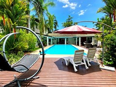 House for rent Mabprachan Pattaya showing the terrace and pool 
