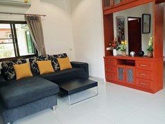 House for Rent East Pattaya showing the open plan living area 