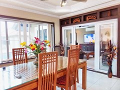 House for rent Nongplalai Pattaya showing the dining and living areas 