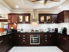 House for rent Nongplalai Pattaya showing the kitchen