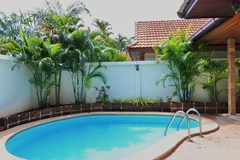 House for rent View Talay Villas Jomtien showing the private pool 