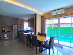 House for rent East Pattaya showing the dining and kitchen areas 