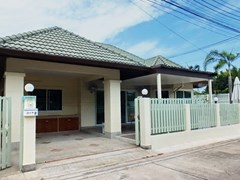 House for Rent East Pattaya showing the house frontage 