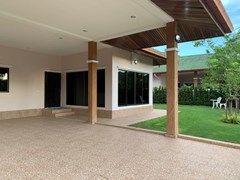 House for rent East Pattaya showing the carport and garden 