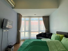 House for rent East Pattaya showing the master bedroom with furniture