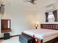 House for rent East Pattaya showing the master bedroom