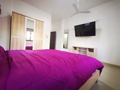 House for rent East Pattaya showing the master bedroom suite 