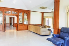 House for Rent East Pattaya showing the open plan living area 