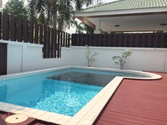 House for rent East Pattaya showing the private pool